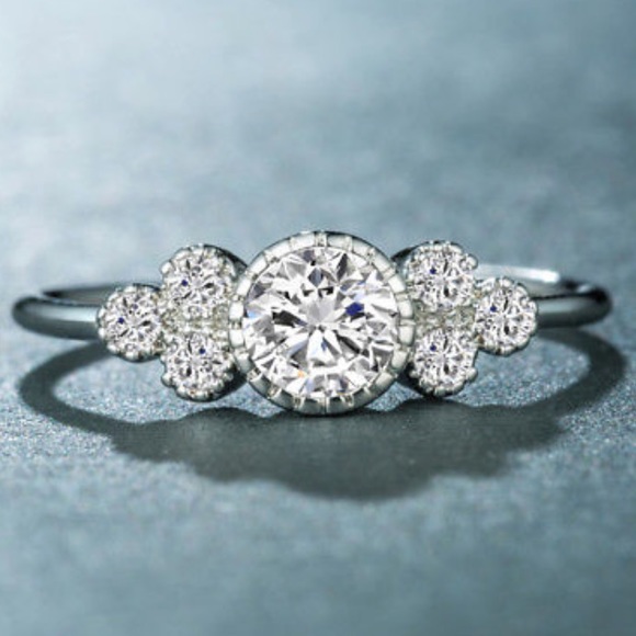 Round Cut White Sapphire Ring - Picture 1 of 8
